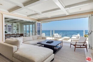 119 Malibu Colony Rd in Malibu, CA - Building Photo