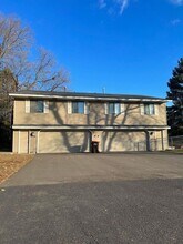 2101 Bradley St in St. Paul, MN - Building Photo - Building Photo