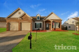 404 Plamondon Dr in Simpsonville, SC - Building Photo