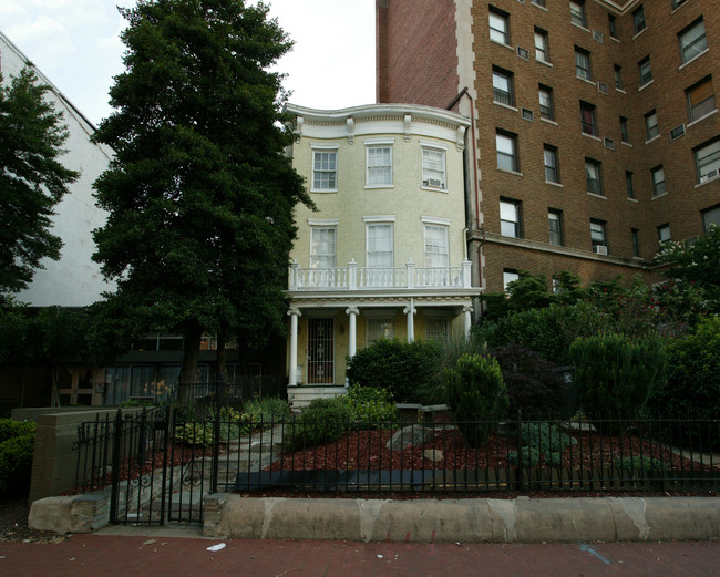 1107 Massachusetts Ave NW in Washington, DC - Building Photo - Building Photo