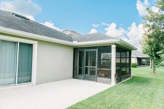 208 Grande Lake Dr in Daytona Beach, FL - Building Photo - Building Photo