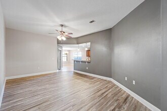 227 January Ct in Crestview, FL - Foto de edificio - Building Photo