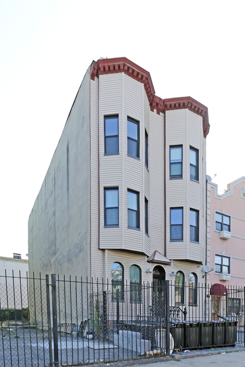 1441 Bushwick Ave in Brooklyn, NY - Building Photo