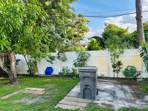 4862 Tortuga Dr in West Palm Beach, FL - Building Photo - Building Photo