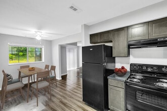 Auburn West in Pontiac, MI - Building Photo - Building Photo