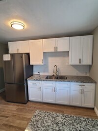 5862 Southville St photo'