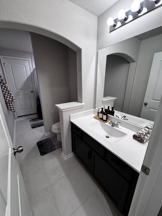 8746 Flounder Rosa Ln in Cypress, TX - Building Photo