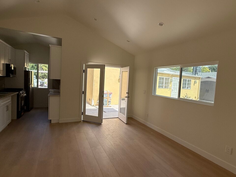 4931 Placidia Ave, Unit 4933 in North Hollywood, CA - Building Photo