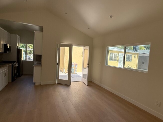 4931 Placidia Ave, Unit 4933