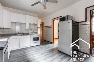 2042 W Armitage Ave, Unit 3 in Chicago, IL - Building Photo - Building Photo