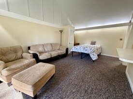 130 Fairway Ave, Unit 123 in Southern Pines, NC - Building Photo