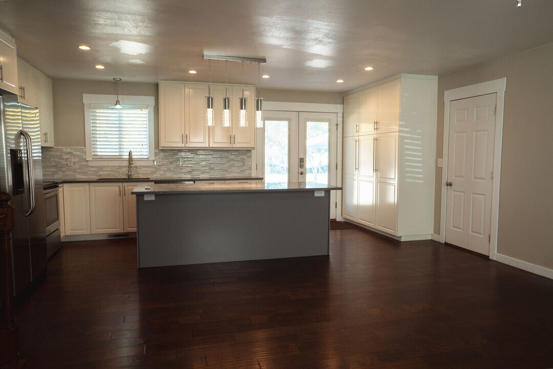 1490 S 135 W in Orem, UT - Building Photo