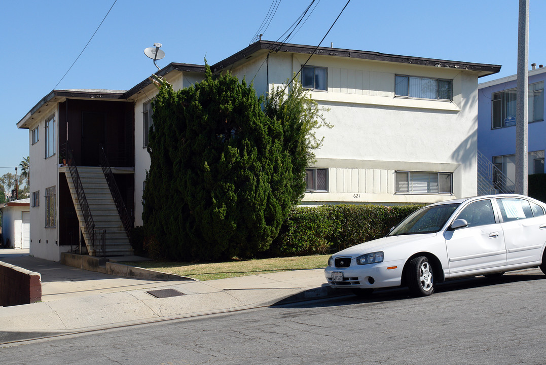 621 E Aerick St in Inglewood, CA - Building Photo