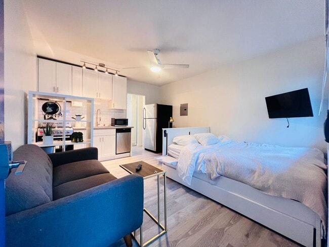 5525 Harold Way in Los Angeles, CA - Building Photo - Building Photo