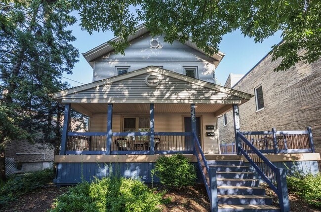 1734 N Franklin Pl, Unit LOWER in Milwaukee, WI - Building Photo - Building Photo