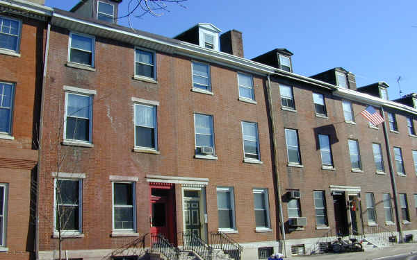 421 S 8th St in Philadelphia, PA - Foto de edificio - Building Photo