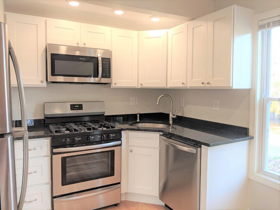 46 Cogswell Ave, Unit 2 in Cambridge, MA - Building Photo