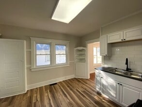 372 S Douglas Ave in Springfield, OH - Building Photo - Building Photo