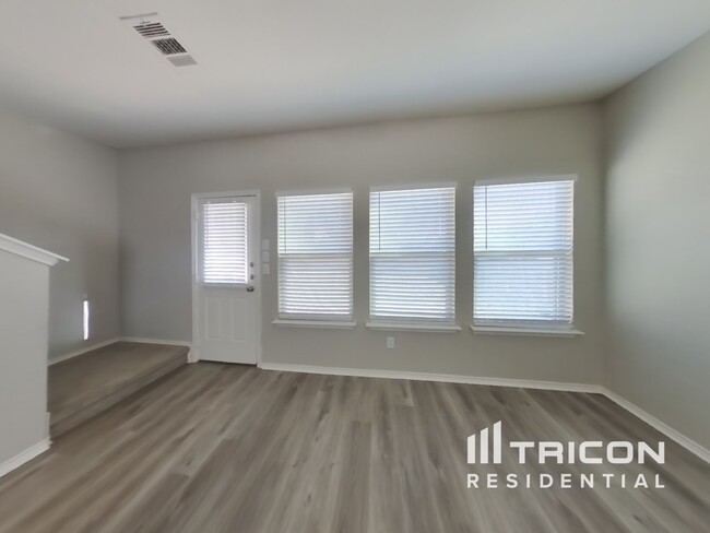 9047 Kissena Park in Converse, TX - Building Photo - Building Photo