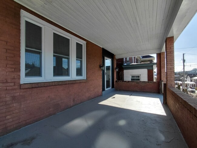 516 Halsey Ave in Pittsburgh, PA - Building Photo - Building Photo