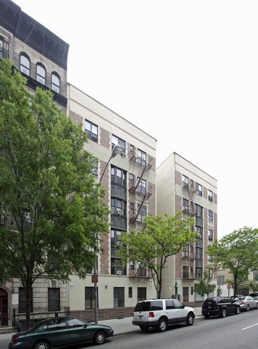 2041 5th Ave in New York, NY - Building Photo