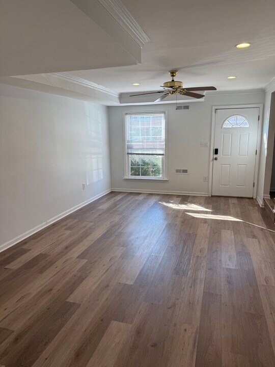 8439 Pioneer Dr in Severn, MD - Building Photo