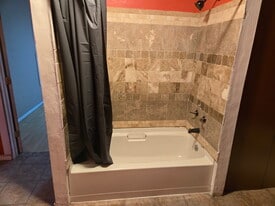 1708 Moravia St in New Castle, PA - Building Photo