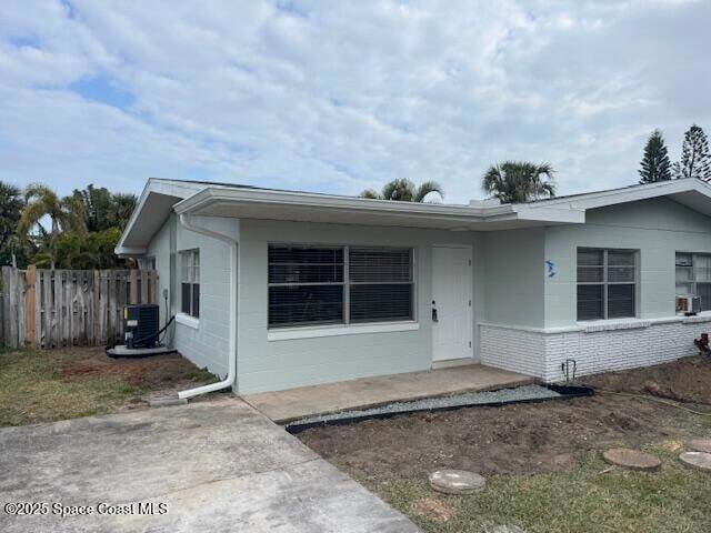 124 Niemira Ave in Indialantic, FL - Building Photo