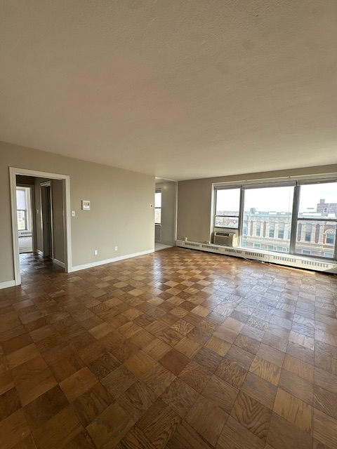 property at 1121 N Waverly Pl