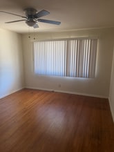 918 W Huntington Dr in Arcadia, CA - Foto de edificio - Building Photo