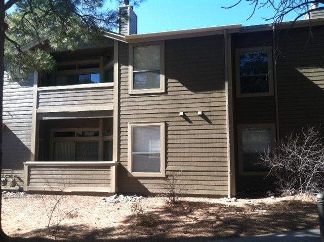 1401 N Fourth St in Flagstaff, AZ - Building Photo