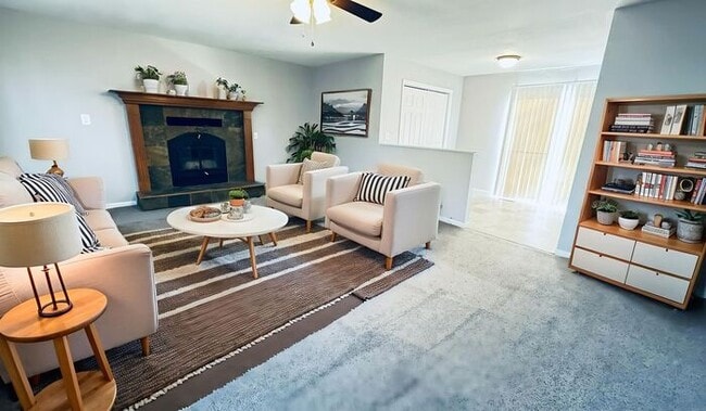 409 SW Madison St in Lee's Summit, MO - Foto de edificio - Building Photo