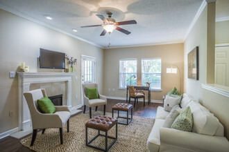 The Bridges at Germantown Apartments in Germantown, TN - Building Photo - Interior Photo