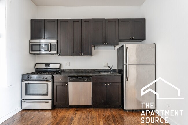 727 N Hoyne Ave, Unit 1r in Chicago, IL - Building Photo - Building Photo