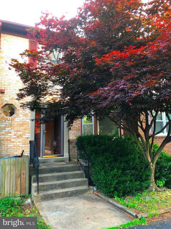 property at 7109 Captains Cove Ct