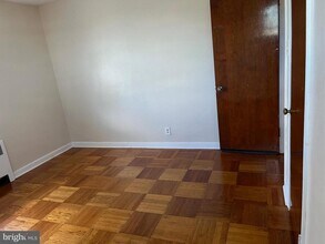 827 E Upsal St in Philadelphia, PA - Building Photo - Building Photo