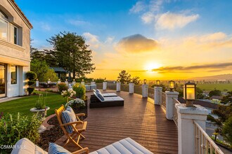 1074 Deseo Ave in Camarillo, CA - Building Photo - Building Photo