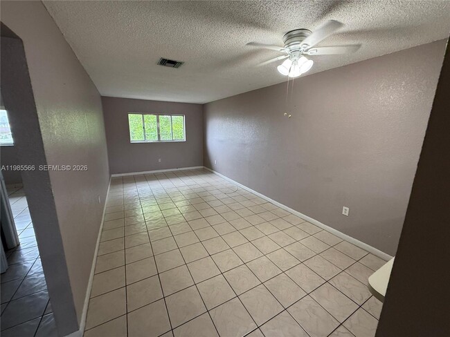 159 W 8th St in Hialeah, FL - Building Photo - Building Photo