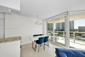 16400 Collins Ave, Unit 944 in Sunny Isles Beach, FL - Foto de edificio - Building Photo
