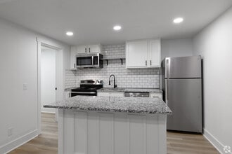 Flats at Beaumont -Newly-Renovated Single-Story! in Lexington, KY - Building Photo - Building Photo