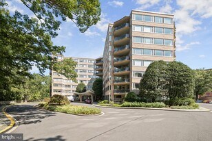 4101 Cathedral Ave NW in Washington, DC - Building Photo