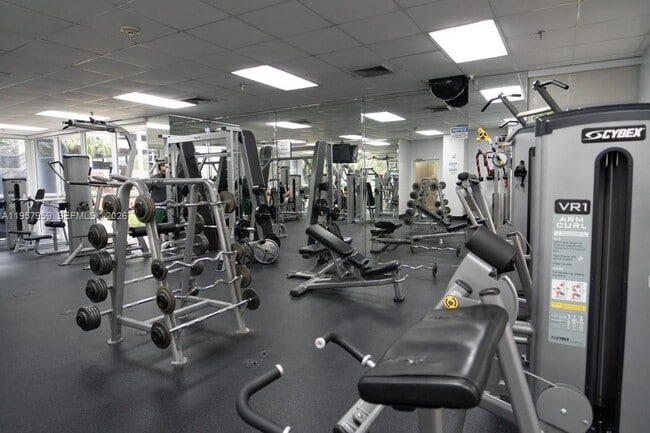 800 N Miami Ave in Miami, FL - Foto de edificio - Building Photo