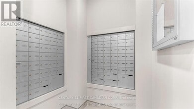 1975 Fountain Grass Dr in London, ON - Building Photo - Building Photo