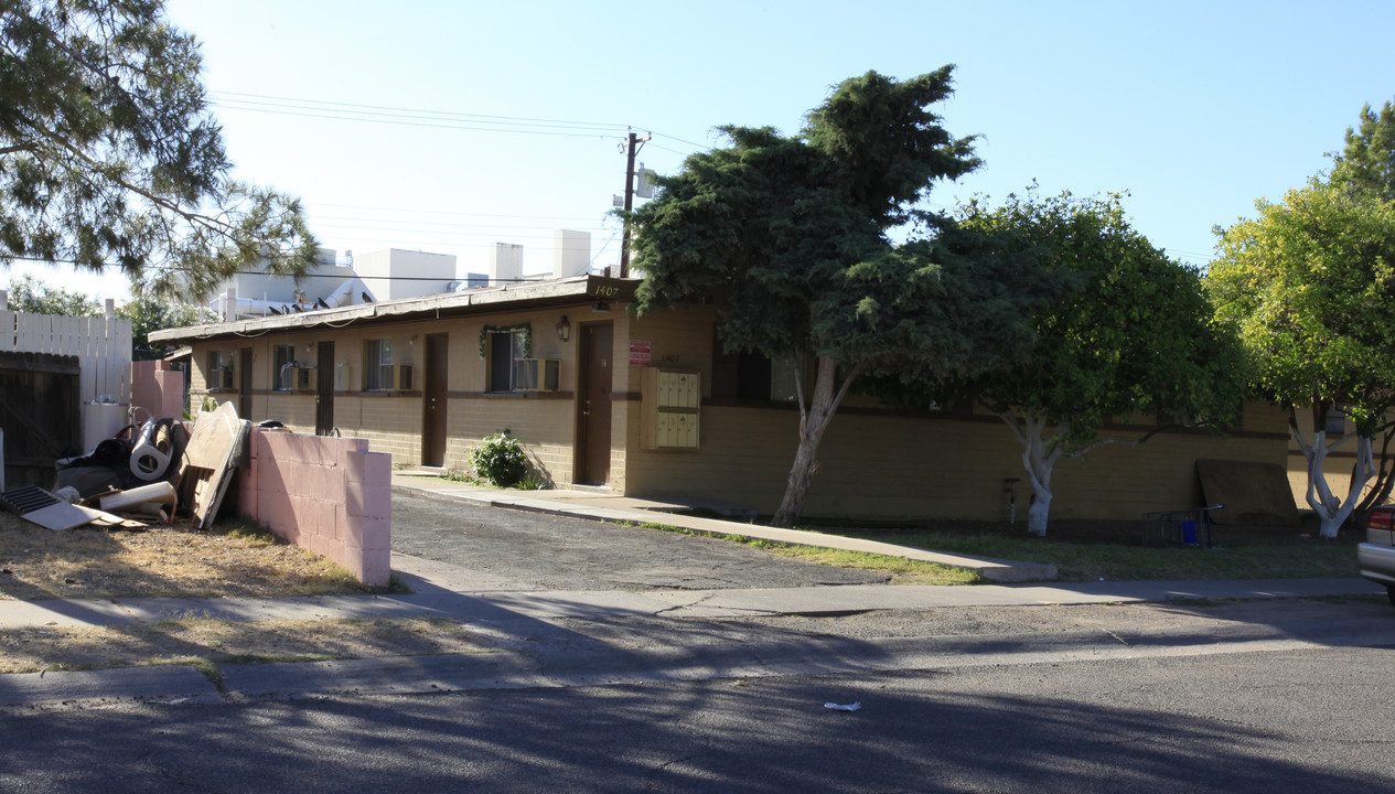 1407 N 50th St in Phoenix, AZ - Building Photo