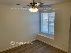 9813 S 44th St in Phoenix, AZ - Foto de edificio - Building Photo