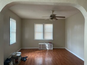 3304 W 44th St in Cleveland, OH - Building Photo - Building Photo