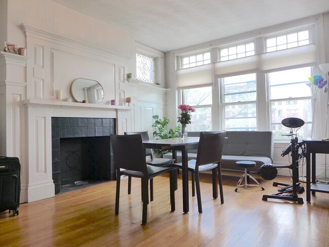 195 Winthrop Rd, Unit 1 in Brookline, MA - Foto de edificio - Building Photo