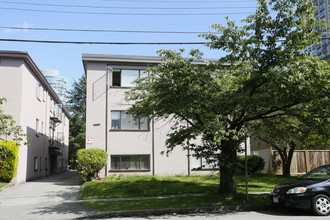 6006 Wilson Ave in Burnaby, BC - Building Photo - Building Photo