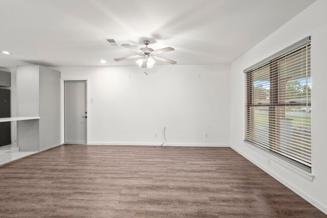 8709 Blankenship Dr in Houston, TX - Building Photo - Building Photo