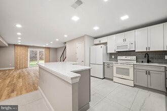 124 Hampstead Dr in Ambler, PA - Building Photo - Building Photo